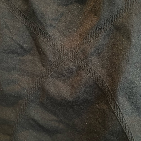 NWOT, Nux, women’s athletic cami, shelf bra, textured pattern - Picture 2 of 7